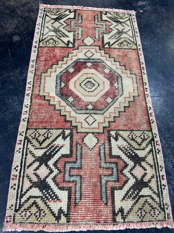 Turkish Yastik Rug 1'6" x 2'10" #24118