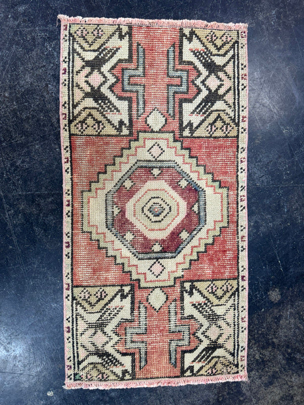 Turkish Yastik Rug 1'6" x 2'10" #24118