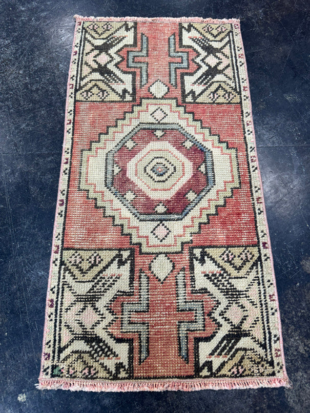 Turkish Yastik Rug 1'6" x 2'10" #24118