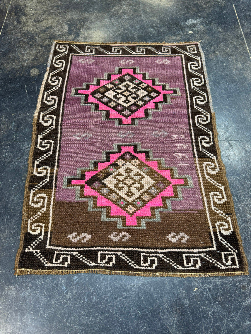Turkish Yastik Rug 1'10" x 2'6" #24095