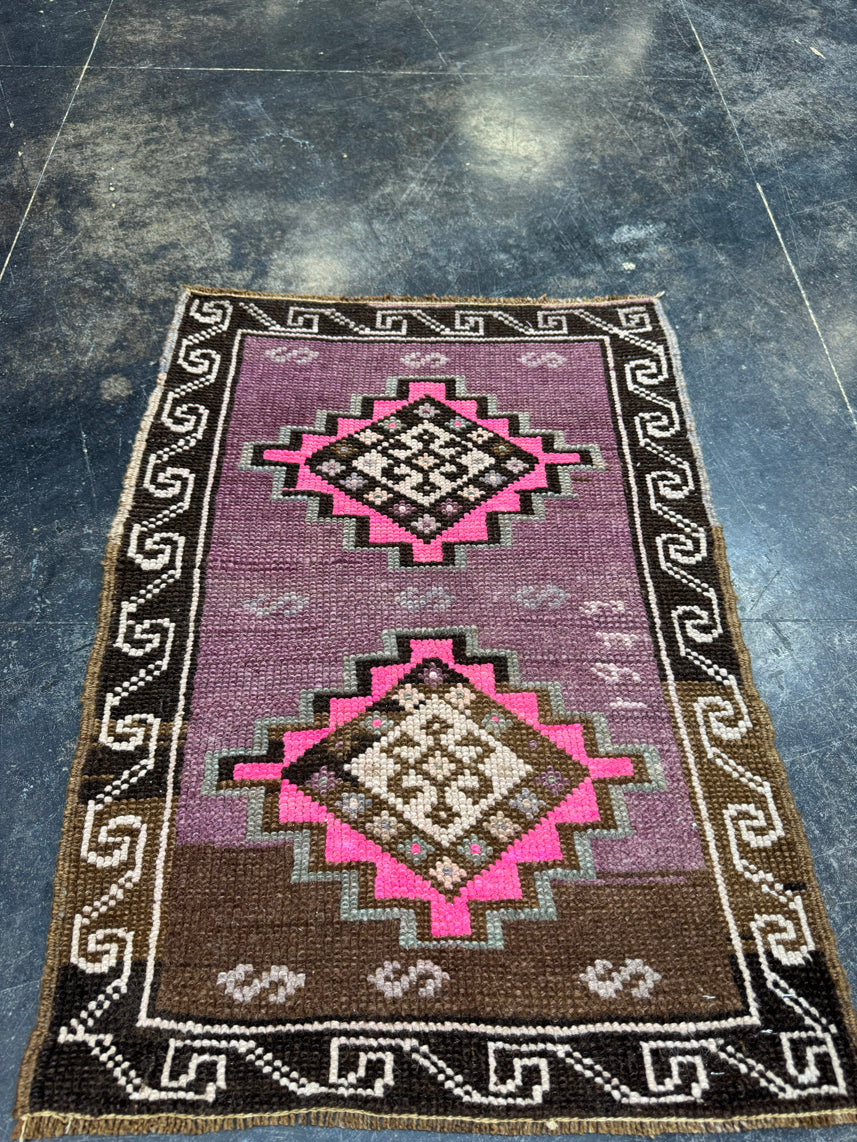 Turkish Yastik Rug 1'10" x 2'6" #24095