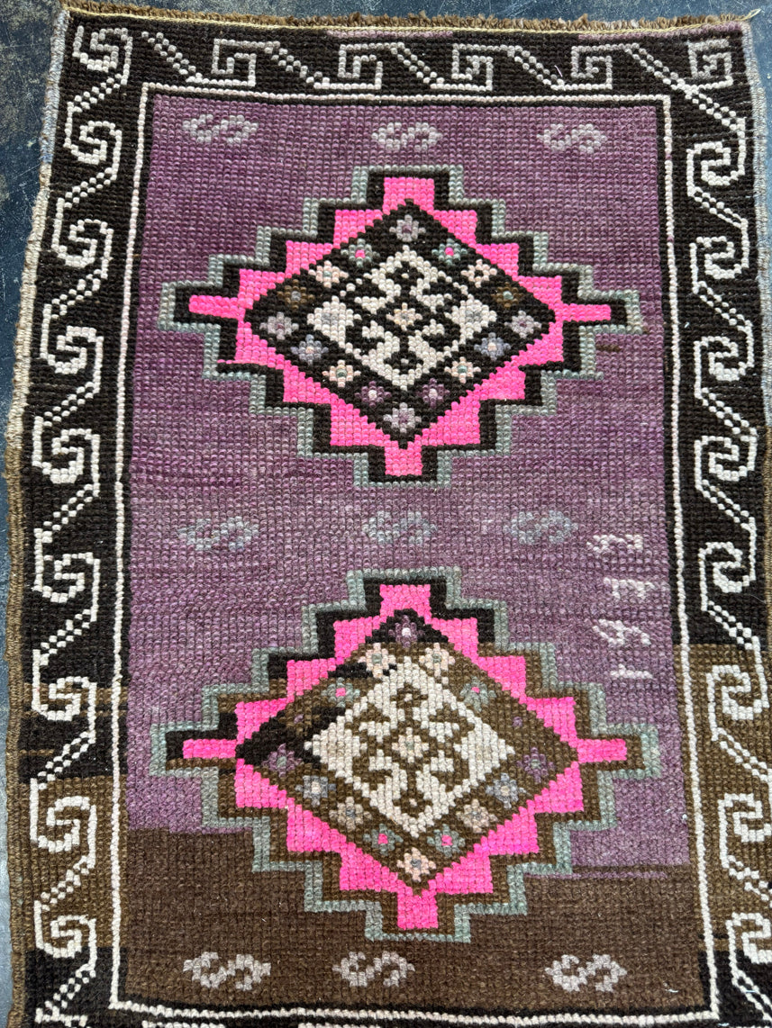 Turkish Yastik Rug 1'10" x 2'6" #24095