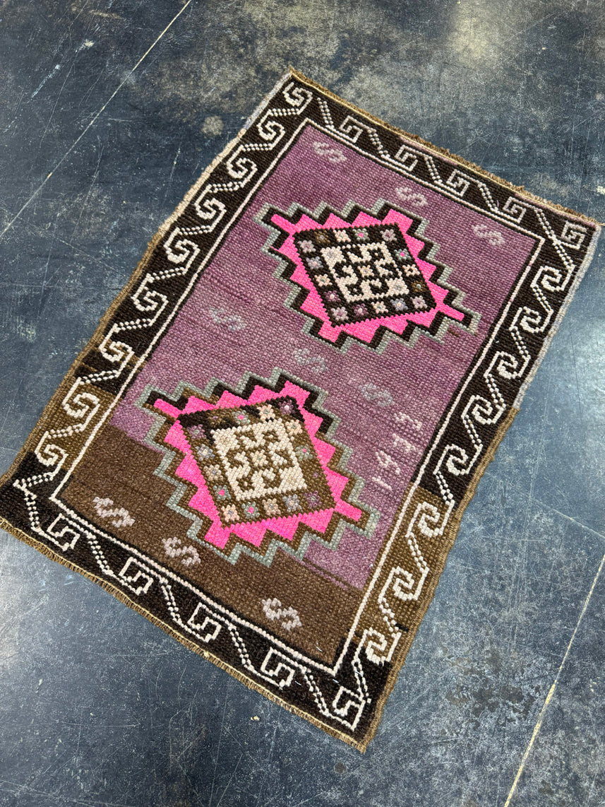 Turkish Yastik Rug 1'10" x 2'6" #24095