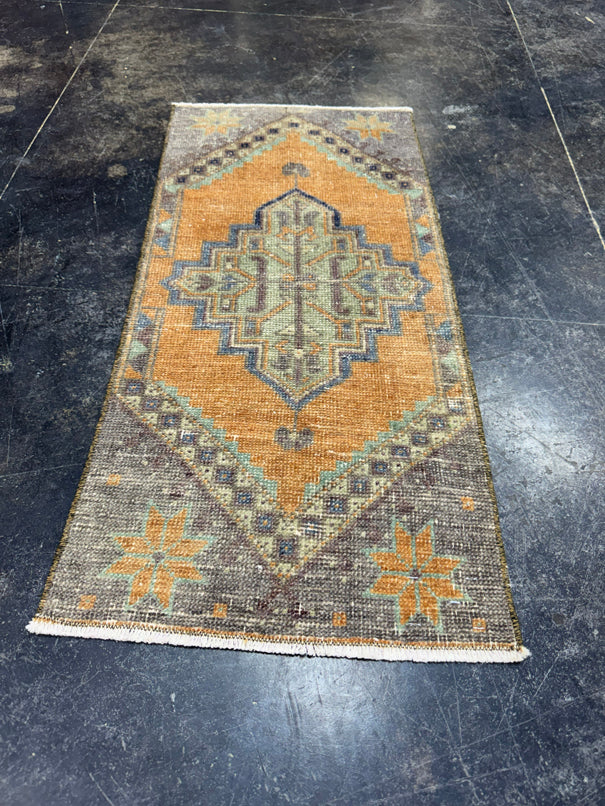 Turkish Yastik Rug 1'5" x 3'1" #24094