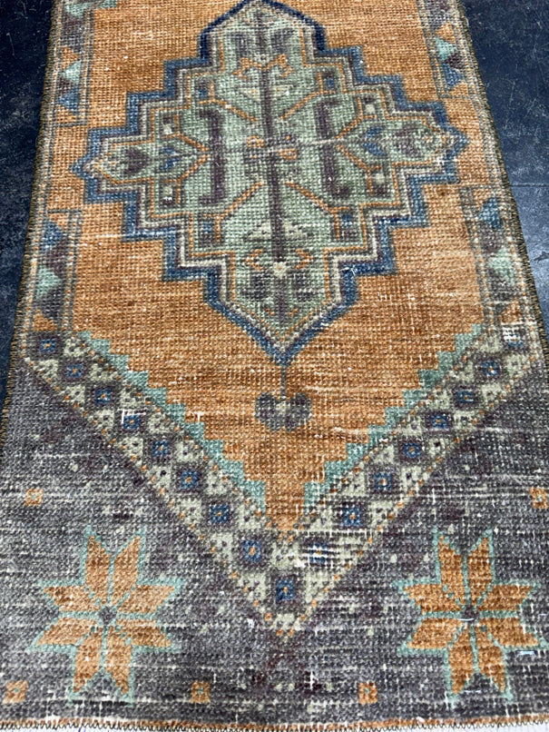 Turkish Yastik Rug 1'5" x 3'1" #24094