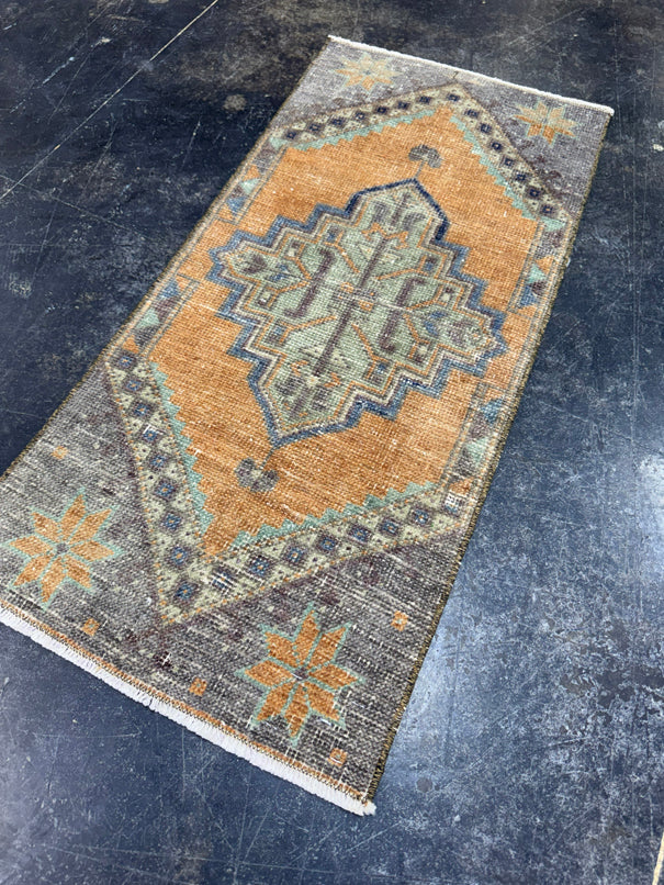 Turkish Yastik Rug 1'5" x 3'1" #24094