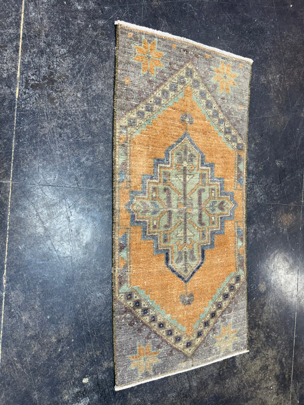 Turkish Yastik Rug 1'5" x 3'1" #24094