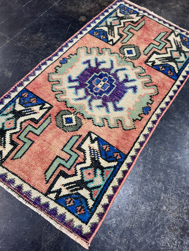 Turkish Yastik Rug 1'7" x 3' #24093