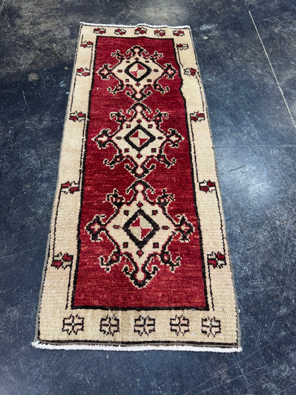Turkish Yastik Rug 1'4" x 3'4" #23899