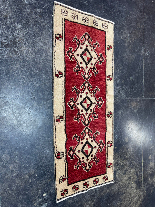 Turkish Yastik Rug 1'4" x 3'4" #23899