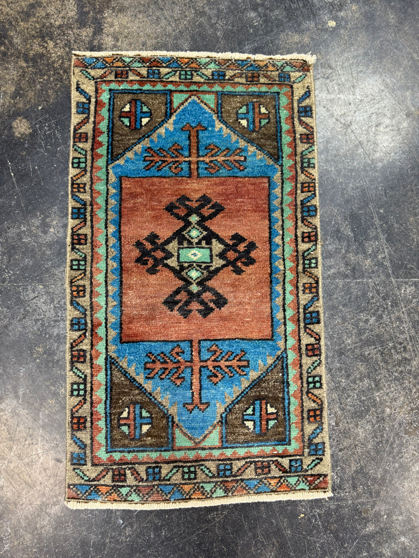 Turkish Yastik Rug 1'5" x 2'6" #23898
