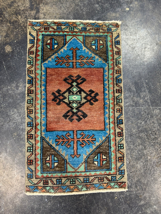 Turkish Yastik Rug 1'5" x 2'6" #23898