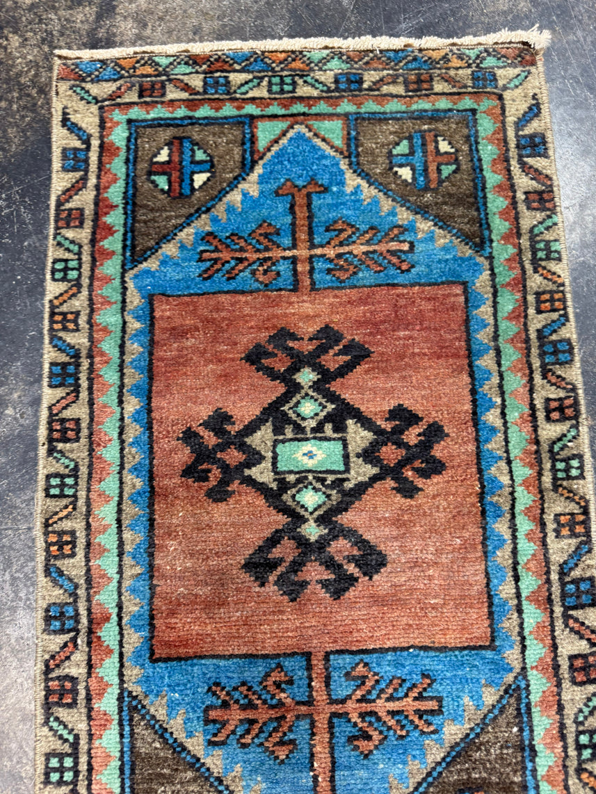 Turkish Yastik Rug 1'5" x 2'6" #23898