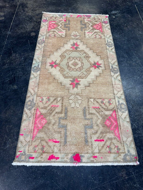 Turkish Yastik Rug 1'7" x 3'3" #23901