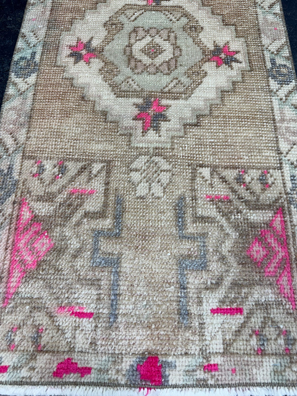 Turkish Yastik Rug 1'7" x 3'3" #23901