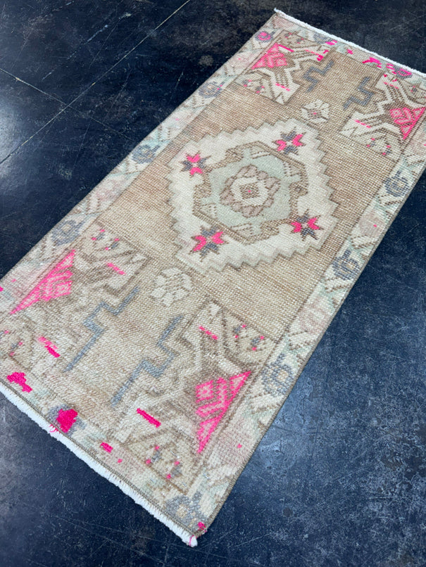 Turkish Yastik Rug 1'7" x 3'3" #23901