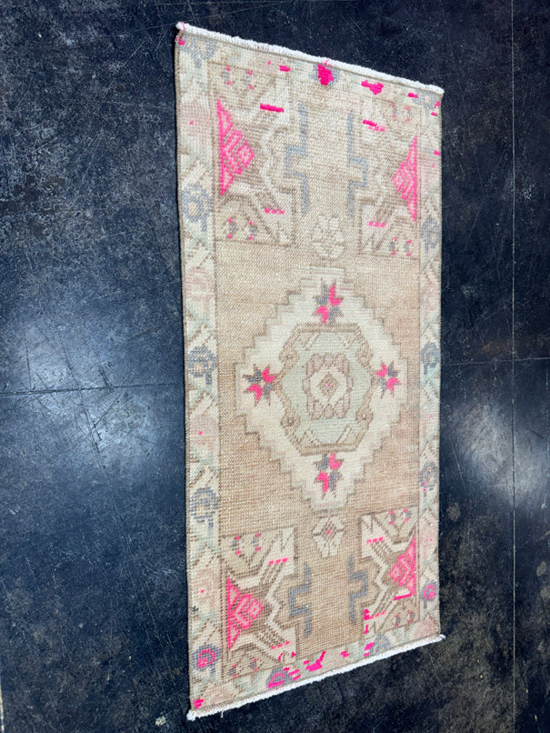 Turkish Yastik Rug 1'7" x 3'3" #23901