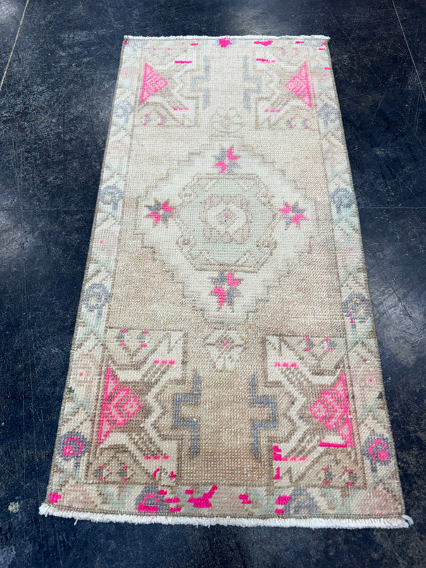 Turkish Yastik Rug 1'7" x 3'3" #23901