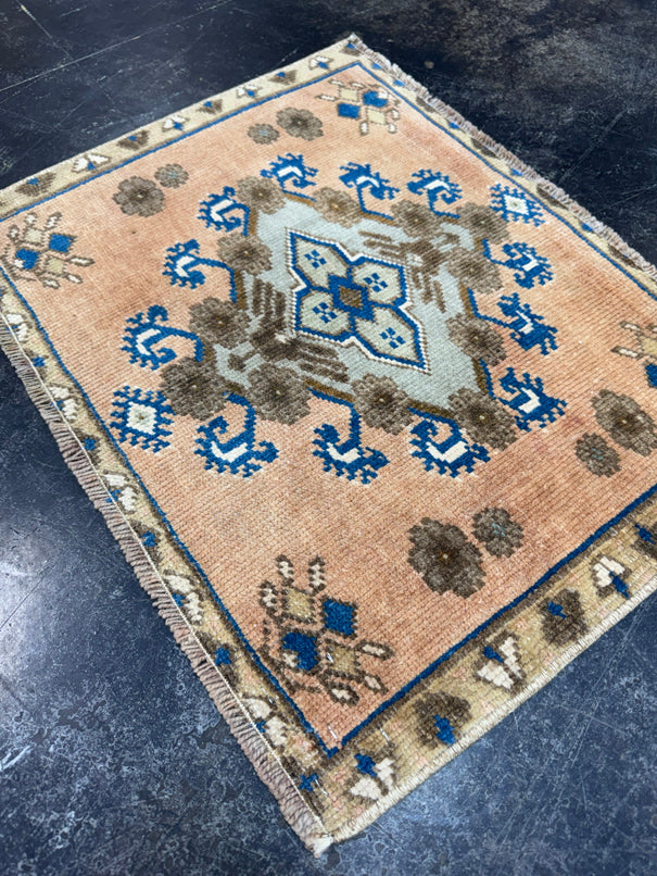 Turkish Yastik Rug 2'1" x 1'7" #23905