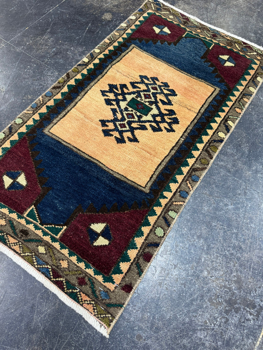 Turkish Yastik Rug 1'6" x 2'10" #23903