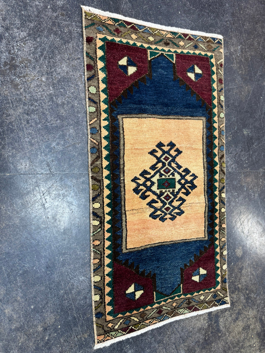 Turkish Yastik Rug 1'6" x 2'10" #23903