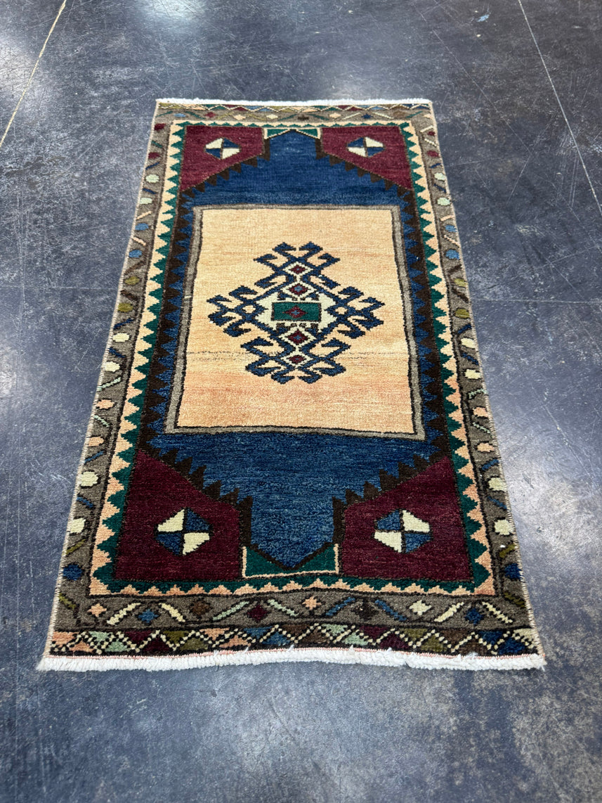 Turkish Yastik Rug 1'6" x 2'10" #23903