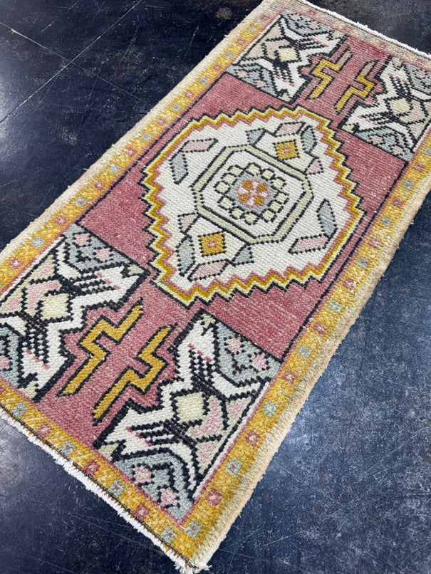 Turkish Yastik Rug 1'7" x 3' #24150