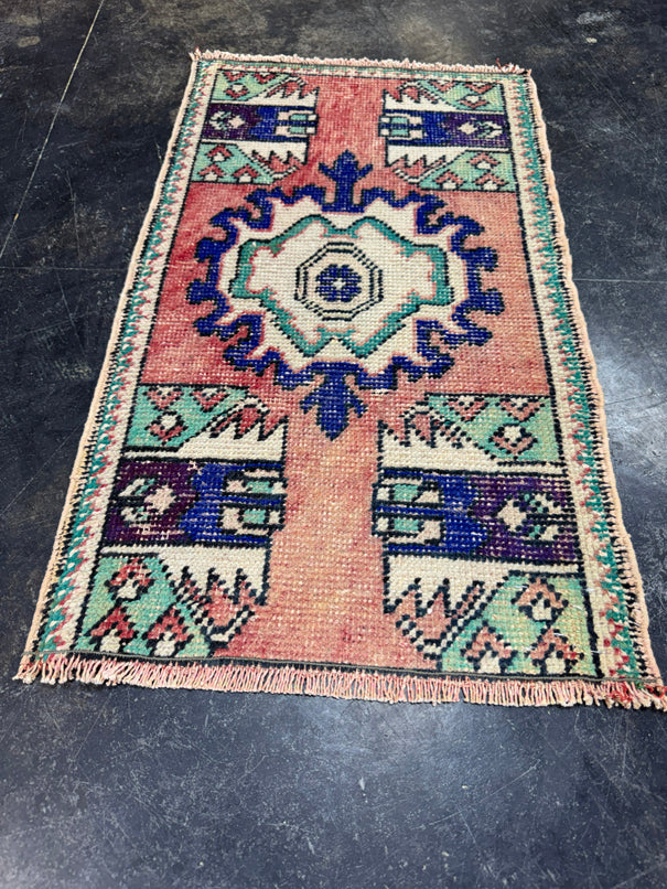 Turkish Yastik Rug 1'6" x 2'8" #24151