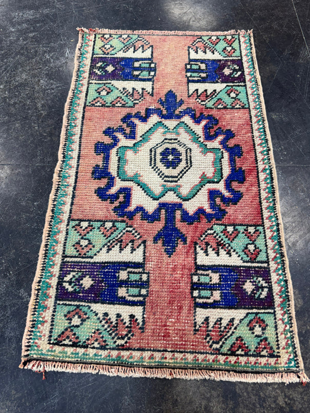 Turkish Yastik Rug 1'6" x 2'8" #24151