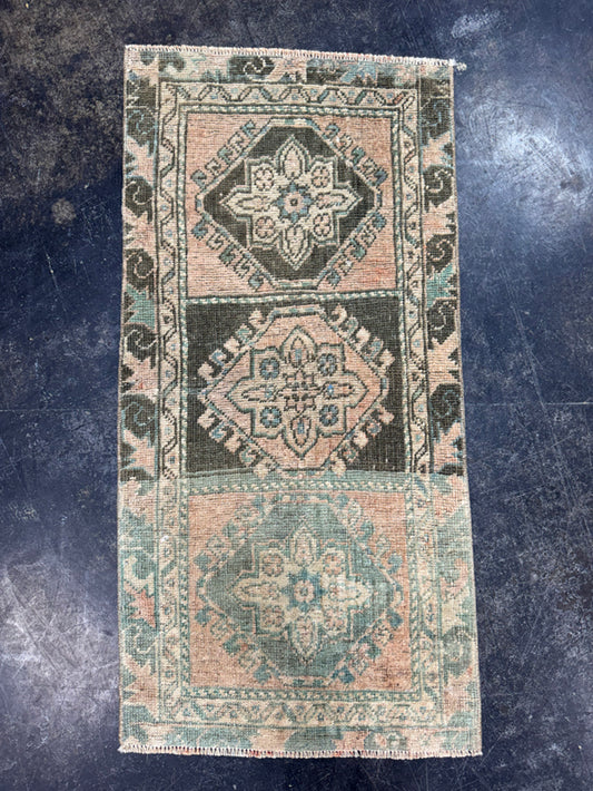 Turkish Yastik Rug 1'6" x 3'1" #24145