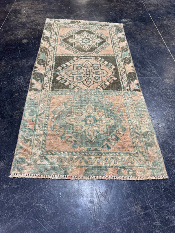 Turkish Yastik Rug 1'6" x 3'1" #24145
