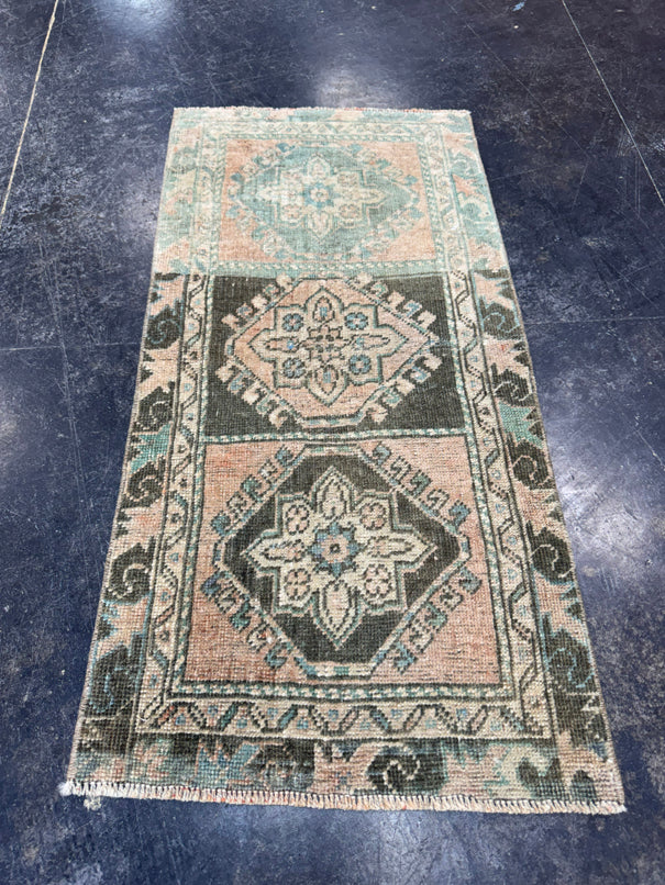 Turkish Yastik Rug 1'6" x 3'1" #24145