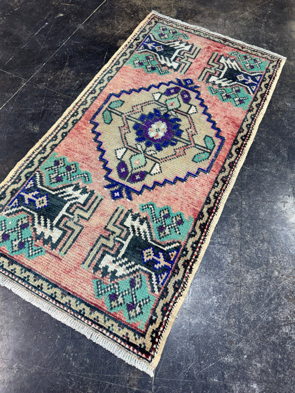 Turkish Yastik Rug 1'7" x 3'1" #24141