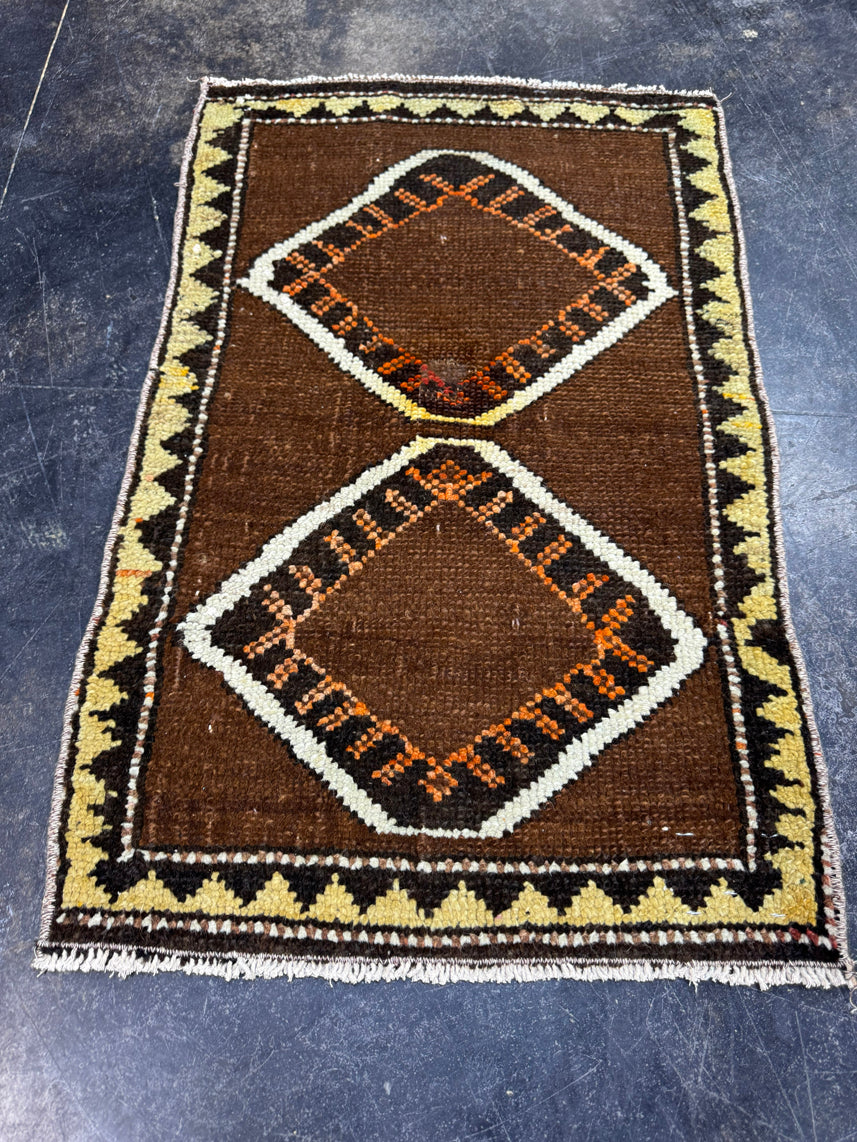 Turkish Yastik Rug 1'8" x 2'8" #24142