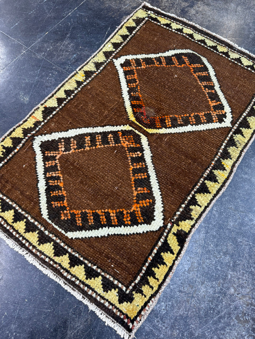 Turkish Yastik Rug 1'8" x 2'8" #24142