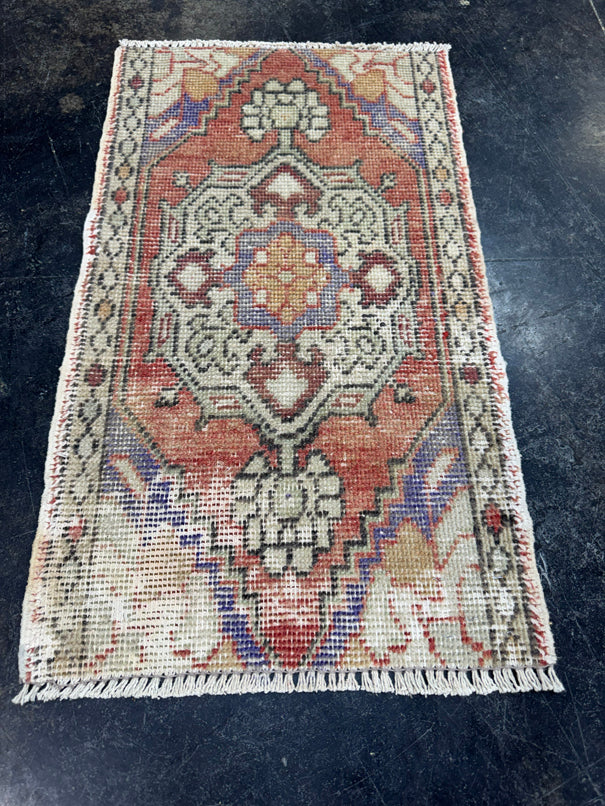 Turkish Yastik Rug 1'6" x 2'7" #24136