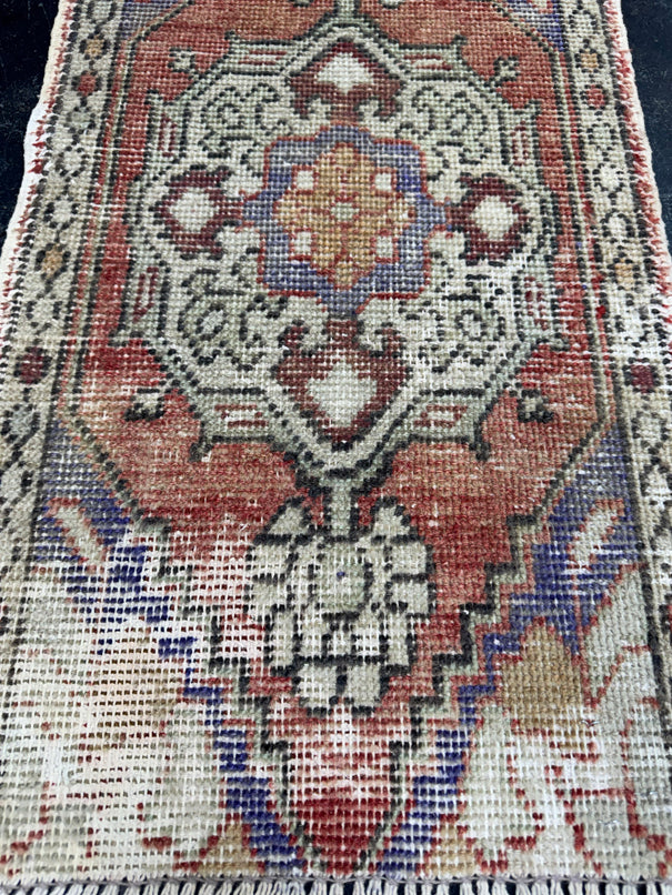 Turkish Yastik Rug 1'6" x 2'7" #24136