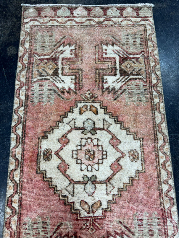 Turkish Yastik Rug 1'6" x 3'4" #24139