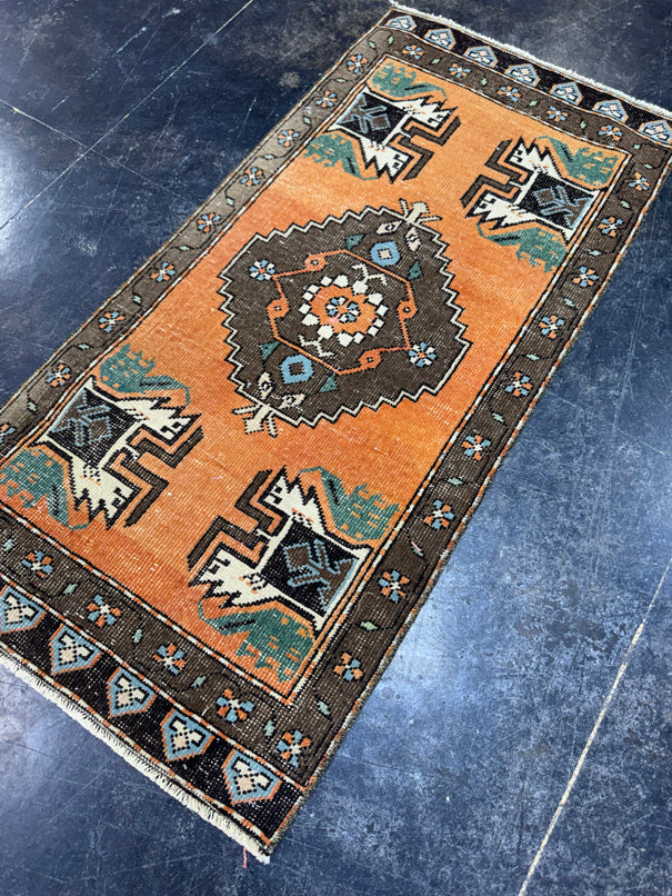 Turkish Yastik Rug 1'8" x 3'7" #24097