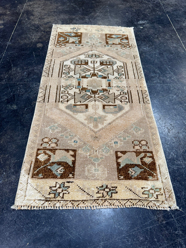 Turkish Yastik Rug 1'6" x 3'2" #22512