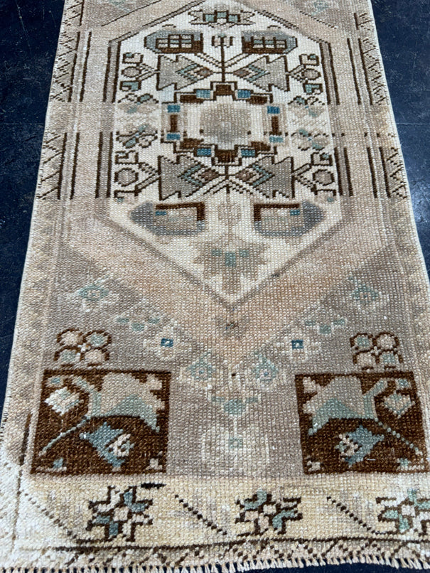 Turkish Yastik Rug 1'6" x 3'2" #22512