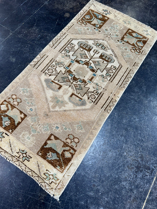 Turkish Yastik Rug 1'6" x 3'2" #22512