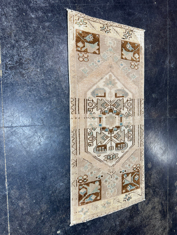 Turkish Yastik Rug 1'6" x 3'2" #22512