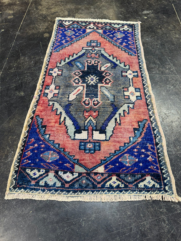Turkish Yastik Rug 1'7" x 3'1" #24119