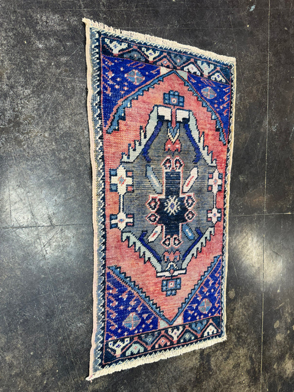 Turkish Yastik Rug 1'7" x 3'1" #24119