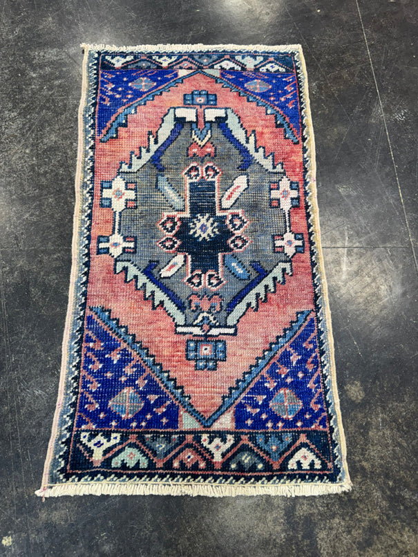Turkish Yastik Rug 1'7" x 3'1" #24119
