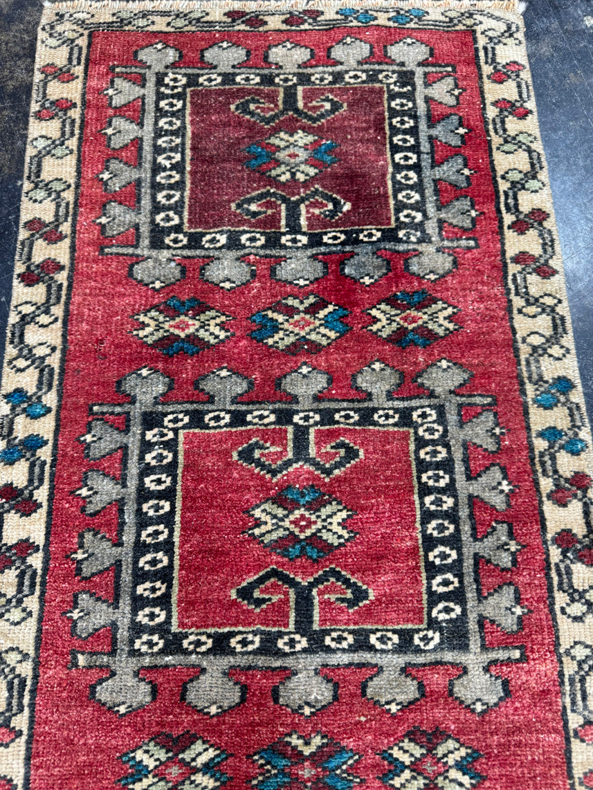 Turkish Yastik Rug 1'7" x 3'3" #23874