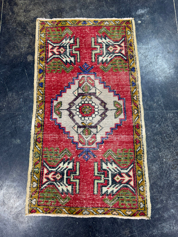 Turkish Yastik Rug 1'8" x 3'2" #23890