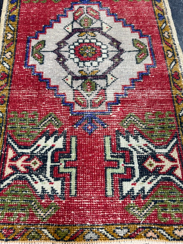 Turkish Yastik Rug 1'8" x 3'2" #23890