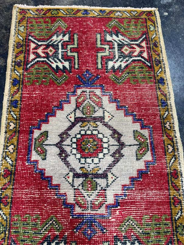 Turkish Yastik Rug 1'8" x 3'2" #23890
